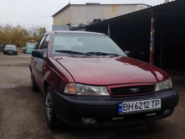Красный Дэу Нексия, объемом двигателя 1.5 л и пробегом 200 тыс. км за 850 $, фото 1 на Automoto.ua