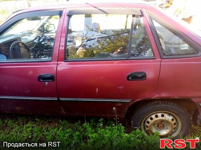 Красный Дэу Нексия, объемом двигателя 1.5 л и пробегом 176 тыс. км за 960 $, фото 2 на Automoto.ua