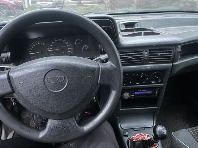 Красный Дэу Нексия, объемом двигателя 1.5 л и пробегом 200 тыс. км за 1800 $, фото 2 на Automoto.ua