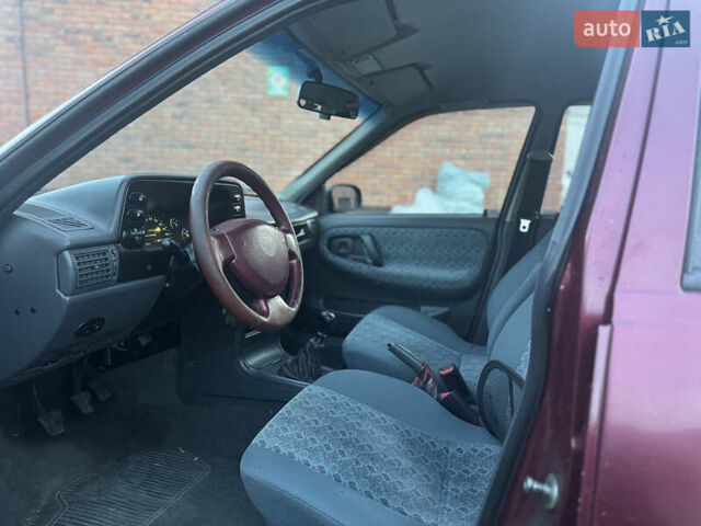 Червоний Деу Нексія, об'ємом двигуна 1.5 л та пробігом 150 тис. км за 1100 $, фото 5 на Automoto.ua