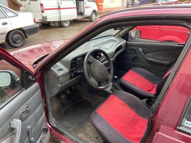 Красный Дэу Нексия, объемом двигателя 1.7 л и пробегом 3 тыс. км за 700 $, фото 3 на Automoto.ua