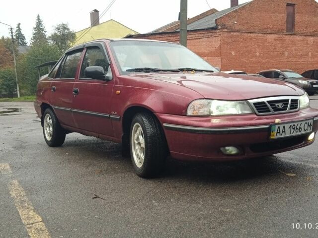 Красный Дэу Нексия, объемом двигателя 0 л и пробегом 150 тыс. км за 1300 $, фото 1 на Automoto.ua