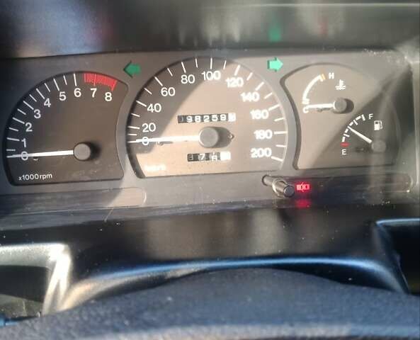 Красный Дэу Нексия, объемом двигателя 1.5 л и пробегом 100 тыс. км за 2650 $, фото 15 на Automoto.ua