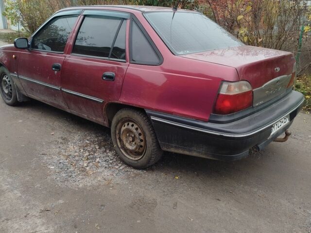 Красный Дэу Нексия, объемом двигателя 1.5 л и пробегом 181 тыс. км за 1100 $, фото 4 на Automoto.ua