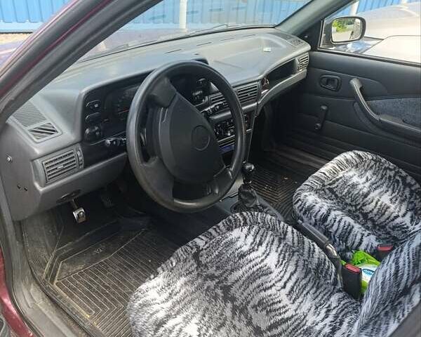 Червоний Деу Нексія, об'ємом двигуна 1.5 л та пробігом 210 тис. км за 2000 $, фото 3 на Automoto.ua