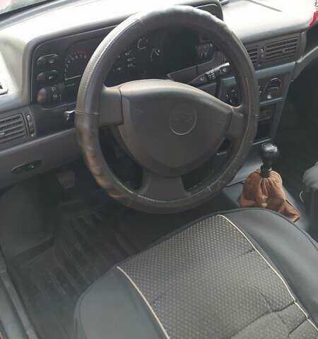 Красный Дэу Нексия, объемом двигателя 1.5 л и пробегом 208 тыс. км за 2000 $, фото 3 на Automoto.ua