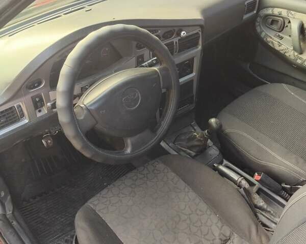 Деу Нексія 2007 у Новомосковске на Automoto.ua Червоний Деу Нексія, об'ємом двигуна 1.5 л та пробігом 250 тис. км за 1850 $, фото 8 на Automoto.ua