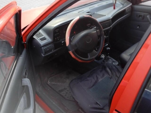 Червоний Деу Нексія, об'ємом двигуна 1.5 л та пробігом 170 тис. км за 1300 $, фото 4 на Automoto.ua