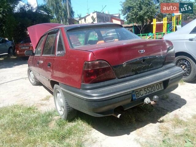 Красный Дэу Нексия, объемом двигателя 1.5 л и пробегом 220 тыс. км за 900 $, фото 2 на Automoto.ua