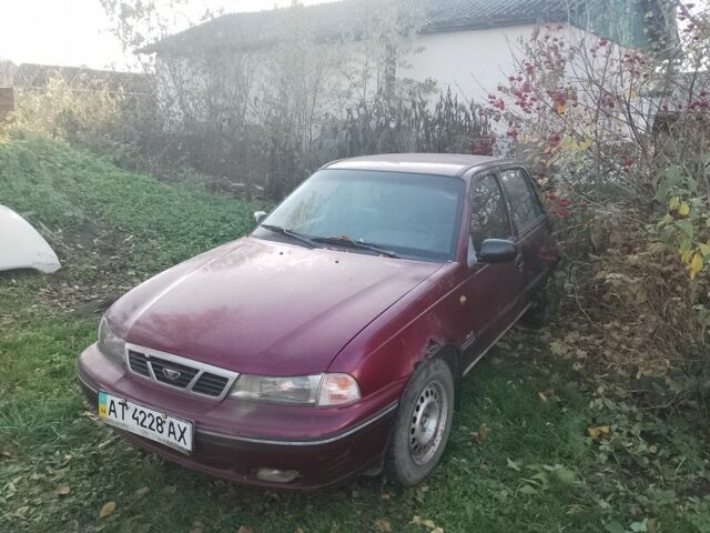 Красный Дэу Нексия, объемом двигателя 1.5 л и пробегом 200 тыс. км за 550 $, фото 1 на Automoto.ua