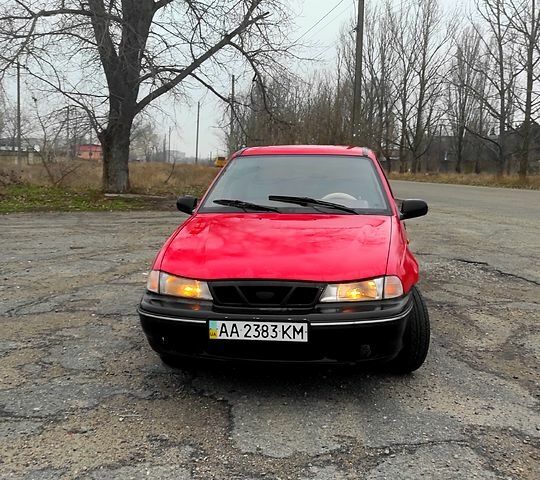 Красный Дэу Нексия, объемом двигателя 1.5 л и пробегом 250 тыс. км за 1200 $, фото 3 на Automoto.ua