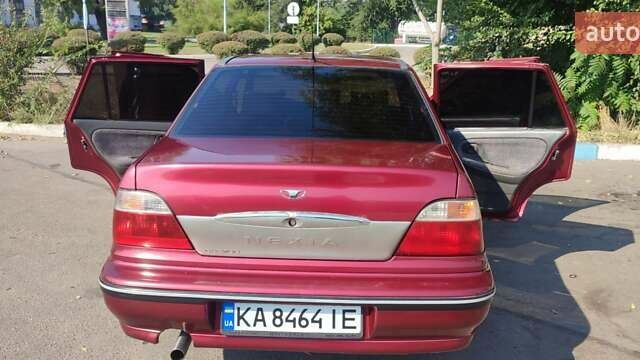 Красный Дэу Нексия, объемом двигателя 1.5 л и пробегом 200 тыс. км за 1500 $, фото 3 на Automoto.ua