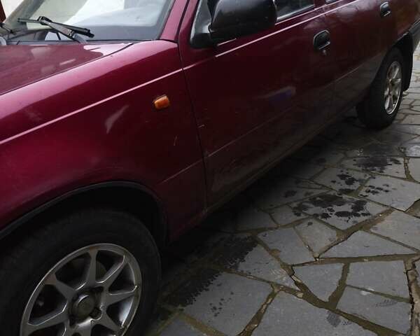 Красный Дэу Нексия, объемом двигателя 1.5 л и пробегом 290 тыс. км за 999 $, фото 1 на Automoto.ua