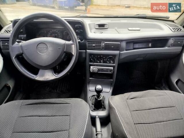 Червоний Деу Нексія, об'ємом двигуна 1.5 л та пробігом 364 тис. км за 1750 $, фото 9 на Automoto.ua