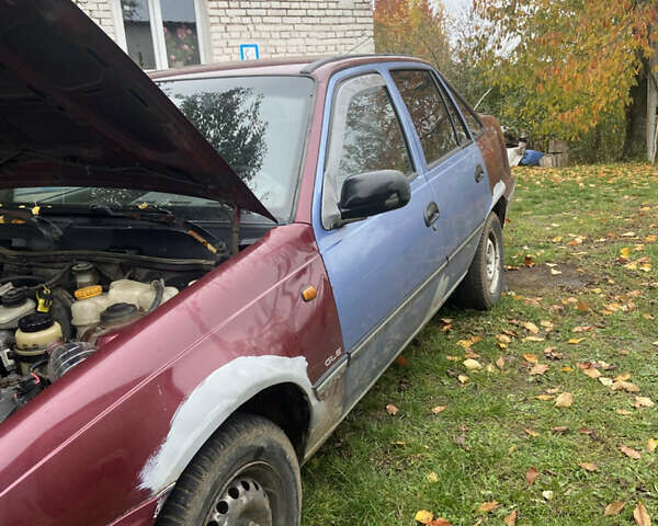Дэу Нексия 2007 в Могилев-Подольском на Automoto.ua Красный Дэу Нексия, объемом двигателя 1.5 л и пробегом 200 тыс. км за 800 $, фото 1 на Automoto.ua