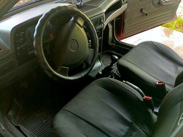 Красный Дэу Нексия, объемом двигателя 1.5 л и пробегом 114 тыс. км за 2500 $, фото 8 на Automoto.ua