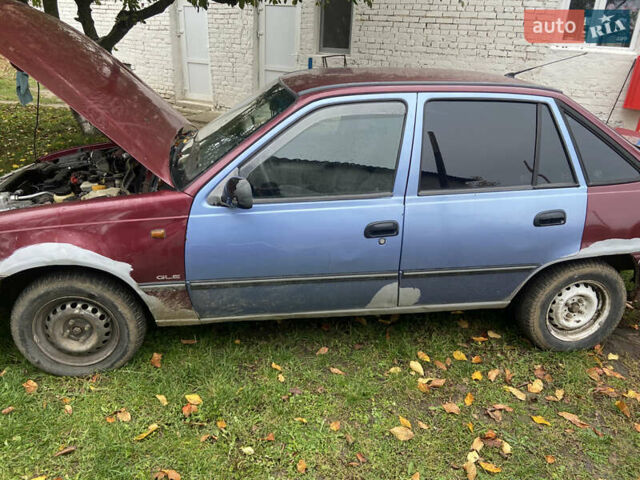 Дэу Нексия 2007 в Могилев-Подольском на Automoto.ua Красный Дэу Нексия, объемом двигателя 1.5 л и пробегом 200 тыс. км за 800 $, фото 2 на Automoto.ua