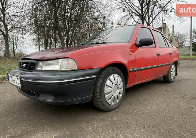 Красный Дэу Нексия, объемом двигателя 1.5 л и пробегом 375 тыс. км за 1450 $, фото 1 на Automoto.ua