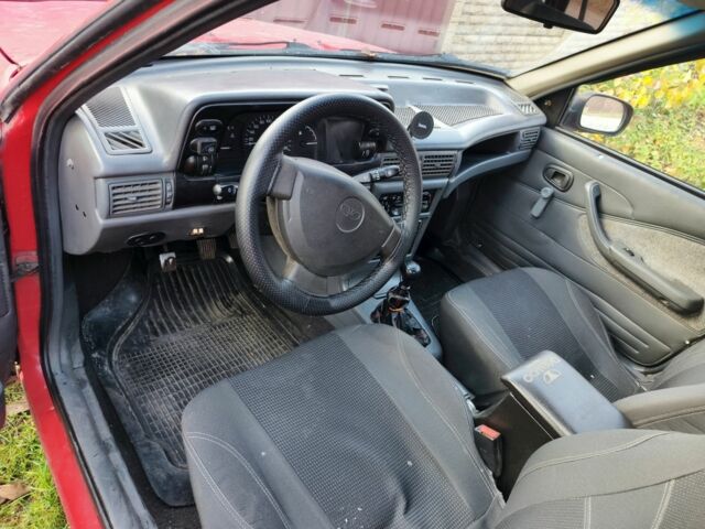 Червоний Деу Нексія, об'ємом двигуна 1.5 л та пробігом 350 тис. км за 1300 $, фото 6 на Automoto.ua