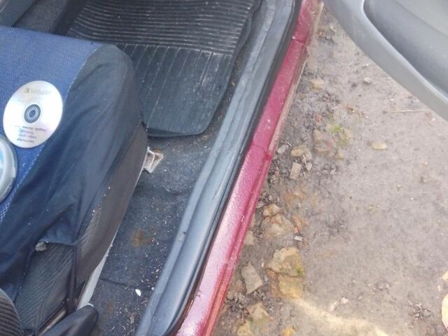 Деу Нексія 2007 у Полтаві на Automoto.ua Червоний Деу Нексія, об'ємом двигуна 1.5 л та пробігом 156 тис. км за 1195 $, фото 8 на Automoto.ua