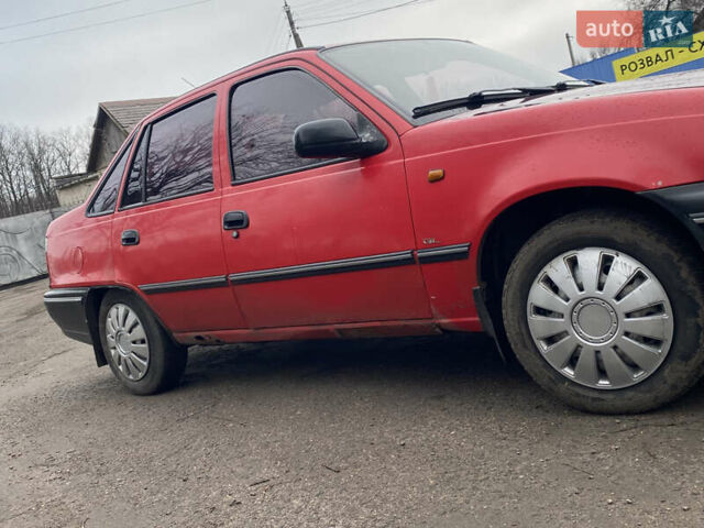 Красный Дэу Нексия, объемом двигателя 1.5 л и пробегом 375 тыс. км за 1450 $, фото 5 на Automoto.ua