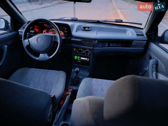 Красный Дэу Нексия, объемом двигателя 1.5 л и пробегом 290 тыс. км за 999 $, фото 9 на Automoto.ua