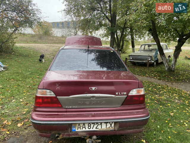 Дэу Нексия 2007 в Могилев-Подольском на Automoto.ua Красный Дэу Нексия, объемом двигателя 1.5 л и пробегом 200 тыс. км за 800 $, фото 4 на Automoto.ua