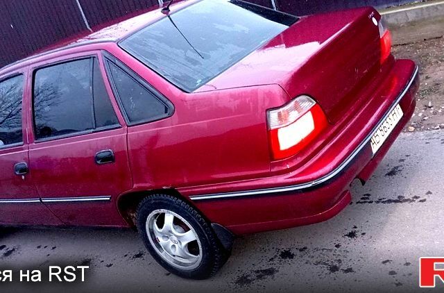 Червоний Деу Нексія, об'ємом двигуна 1.5 л та пробігом 88 тис. км за 1350 $, фото 3 на Automoto.ua