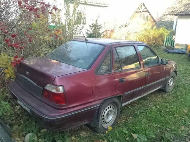 Красный Дэу Нексия, объемом двигателя 1.5 л и пробегом 200 тыс. км за 550 $, фото 3 на Automoto.ua