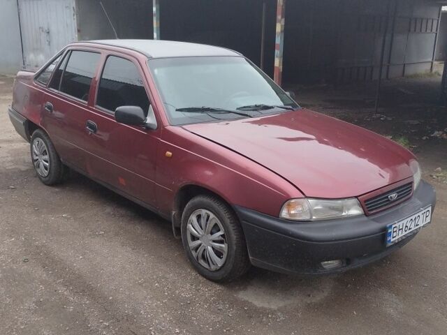 Красный Дэу Нексия, объемом двигателя 1.5 л и пробегом 200 тыс. км за 850 $, фото 2 на Automoto.ua