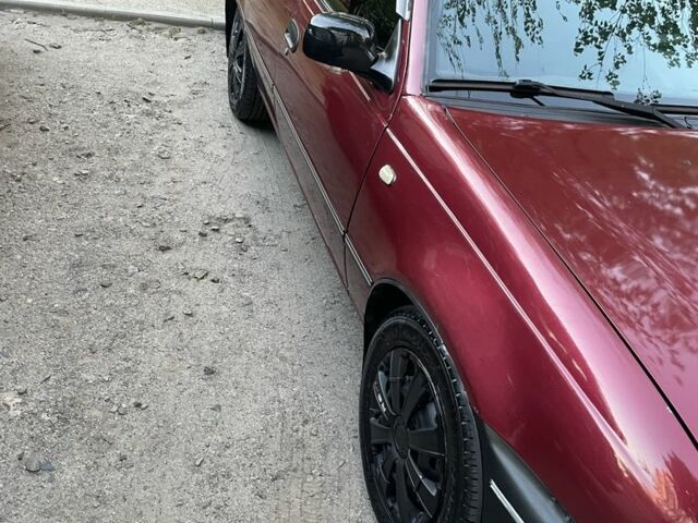 Красный Дэу Нексия, объемом двигателя 1.5 л и пробегом 153 тыс. км за 1569 $, фото 1 на Automoto.ua