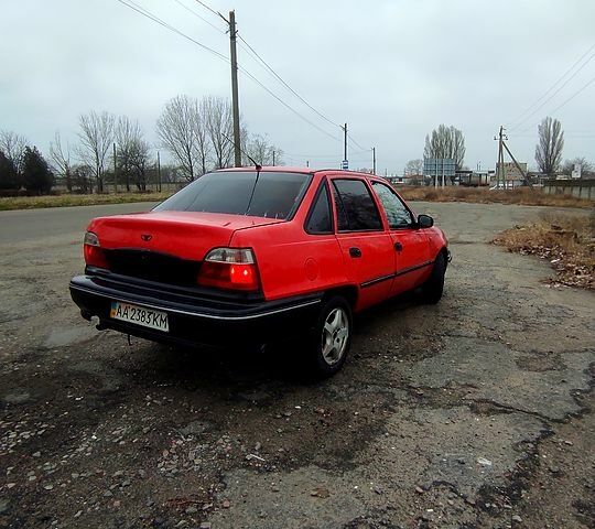 Красный Дэу Нексия, объемом двигателя 1.5 л и пробегом 250 тыс. км за 1200 $, фото 2 на Automoto.ua