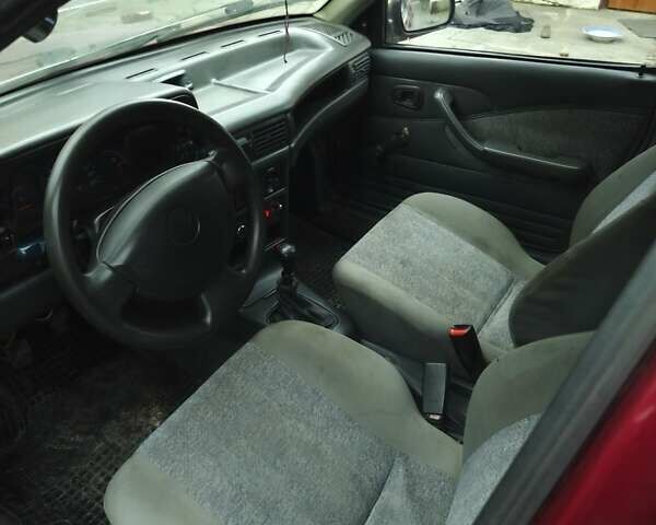 Красный Дэу Нексия, объемом двигателя 1.5 л и пробегом 290 тыс. км за 999 $, фото 3 на Automoto.ua