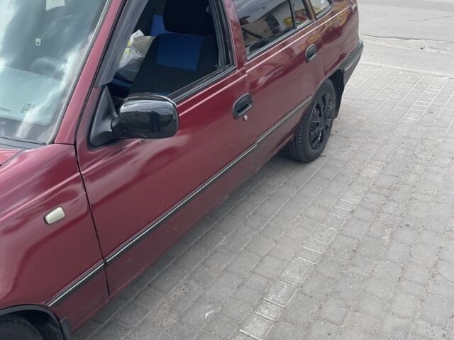 Красный Дэу Нексия, объемом двигателя 1.5 л и пробегом 153 тыс. км за 1569 $, фото 4 на Automoto.ua