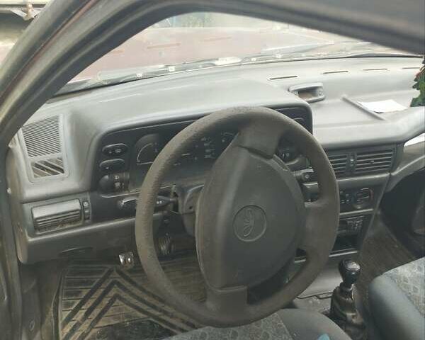 Червоний Деу Нексія, об'ємом двигуна 1.5 л та пробігом 200 тис. км за 2500 $, фото 1 на Automoto.ua