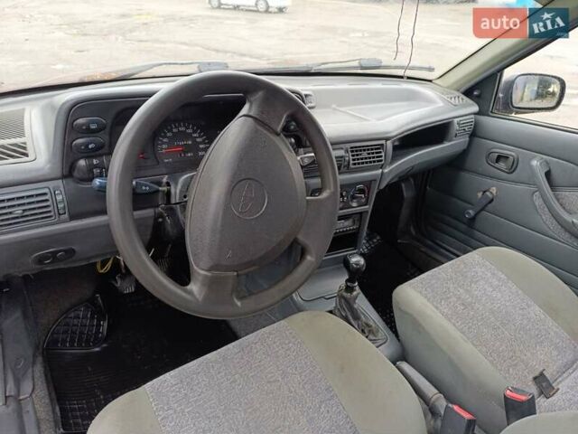 Красный Дэу Нексия, объемом двигателя 1.5 л и пробегом 290 тыс. км за 999 $, фото 8 на Automoto.ua