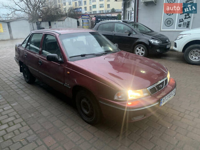 Красный Дэу Нексия, объемом двигателя 1.5 л и пробегом 240 тыс. км за 1100 $, фото 1 на Automoto.ua
