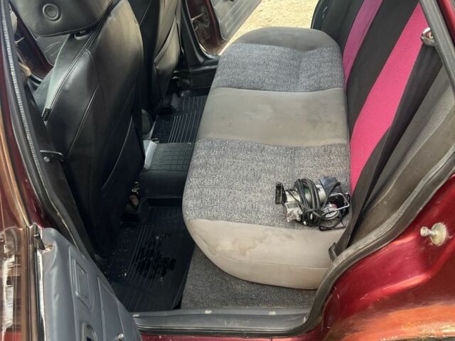 Красный Дэу Нексия, объемом двигателя 0 л и пробегом 50 тыс. км за 1100 $, фото 1 на Automoto.ua