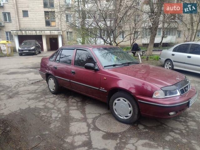 Красный Дэу Нексия, объемом двигателя 1.5 л и пробегом 240 тыс. км за 2550 $, фото 1 на Automoto.ua