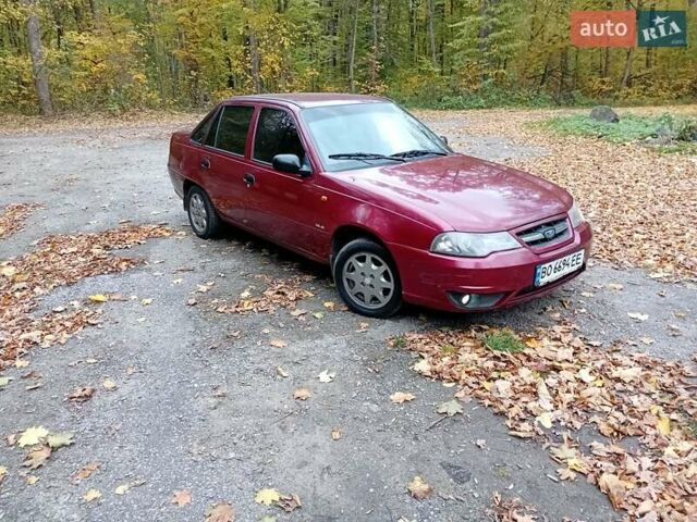 Деу Нексія 2008 у Шепетовке на Automoto.ua Червоний Деу Нексія, об'ємом двигуна 1.5 л та пробігом 240 тис. км за 1500 $, фото 10 на Automoto.ua