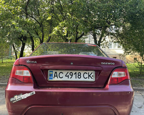 Красный Дэу Нексия, объемом двигателя 1.5 л и пробегом 271 тыс. км за 1500 $, фото 2 на Automoto.ua
