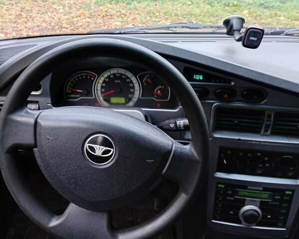 Деу Нексія 2008 у Шепетовке на Automoto.ua Червоний Деу Нексія, об'ємом двигуна 1.5 л та пробігом 240 тис. км за 1500 $, фото 2 на Automoto.ua