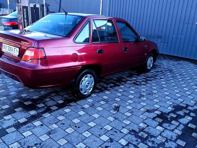 Красный Дэу Нексия, объемом двигателя 1.5 л и пробегом 200 тыс. км за 2400 $, фото 2 на Automoto.ua