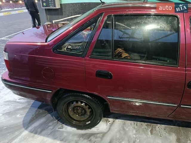 Червоний Деу Нексія, об'ємом двигуна 1.5 л та пробігом 207 тис. км за 2000 $, фото 4 на Automoto.ua