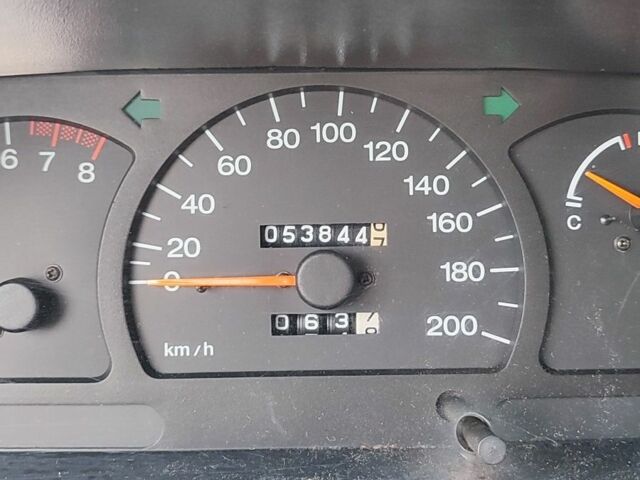 Красный Дэу Нексия, объемом двигателя 0 л и пробегом 53 тыс. км за 2400 $, фото 3 на Automoto.ua