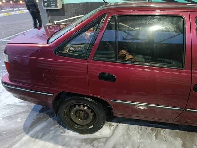 Червоний Деу Нексія, об'ємом двигуна 0 л та пробігом 207 тис. км за 2000 $, фото 2 на Automoto.ua