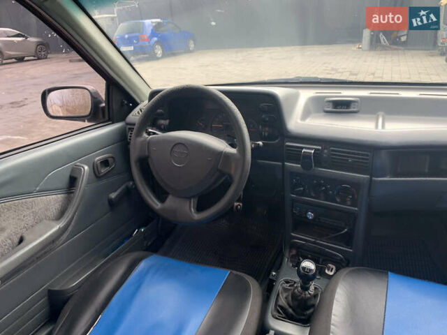 Червоний Деу Нексія, об'ємом двигуна 1.5 л та пробігом 305 тис. км за 1450 $, фото 9 на Automoto.ua