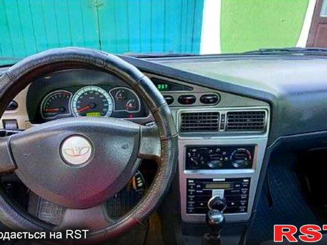 Красный Дэу Нексия, объемом двигателя 15 л и пробегом 145 тыс. км за 2503 $, фото 4 на Automoto.ua