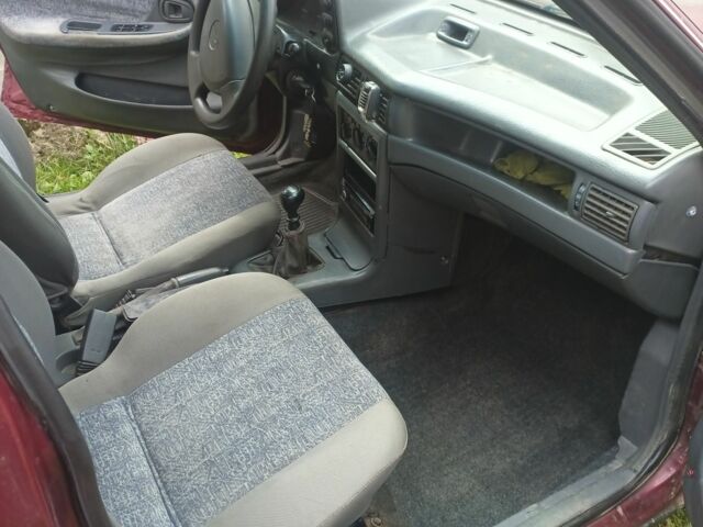 Червоний Деу Нексія, об'ємом двигуна 1.5 л та пробігом 145 тис. км за 789 $, фото 5 на Automoto.ua