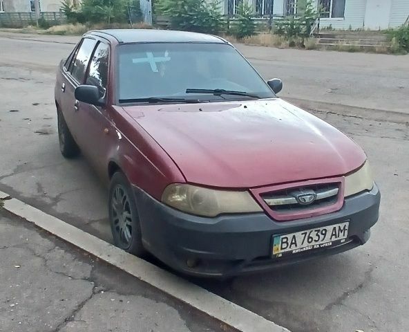 Красный Дэу Нексия, объемом двигателя 0 л и пробегом 250 тыс. км за 1600 $, фото 1 на Automoto.ua